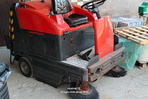 MOTOSPAZZATRICE GANSOW 150D CONDUCENTE A BORDO