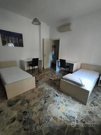 Posto letto in bilocale - Milano