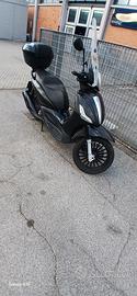 BEVERLY 300 ie