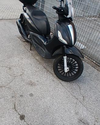  BEVERLY 300 ie