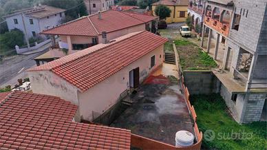 Casa indipendente con ampi spazi e possibilità di