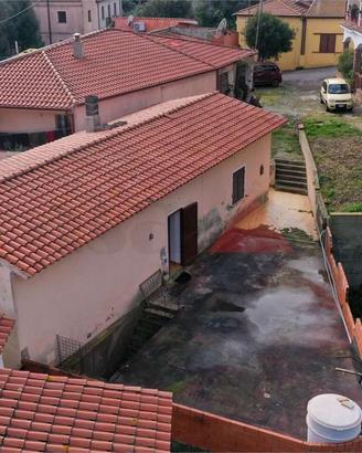 Casa indipendente con ampi spazi e possibilità di