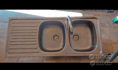 lavandino in acciaio 