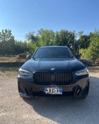 BMW X3 30e plug-in hybrid benzina tetto panoramico