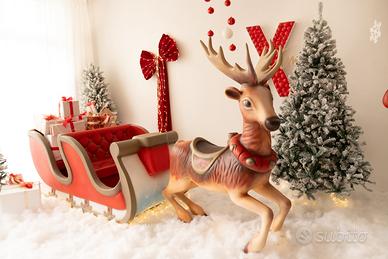 Renna e slitta in resina