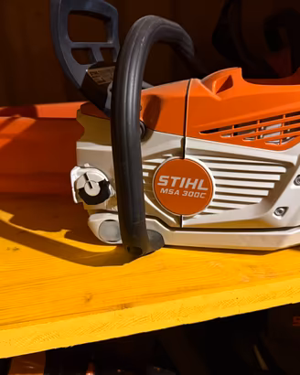 Motosega professionale a batteria STIHL MSA 300