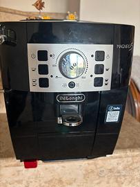 macchina caffè macina grani Magnifica S De Longhi