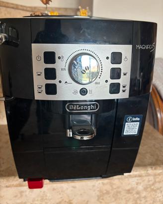 macchina caffè macina grani Magnifica S De Longhi