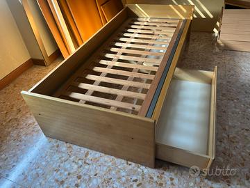 Letto singolo rete a doghe e cassetti contenitore