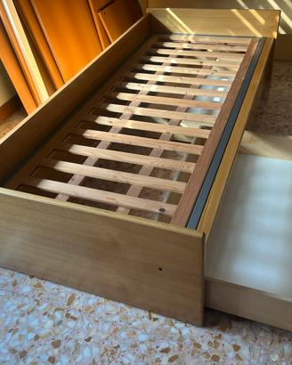 Letto singolo rete a doghe e cassetti contenitore