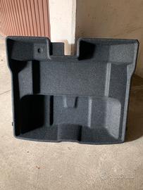 Vano portaoggetti nel bagagliaio