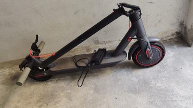 Monopattino elettrico AOVOPRO ES80 350W