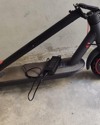 Monopattino elettrico AOVOPRO ES80 350W