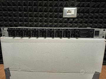 Behringer Eurorack Pro RX1602 - Mixer di linea