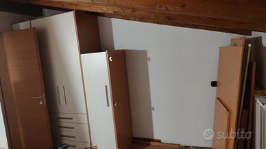 Armadio bianco con cassettiera 