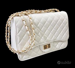 BORSA BIANCA TRAPUNTATA MEDIA TRACOLLA CATENA ORO