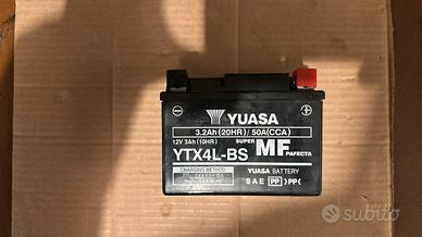 Batteria scooter Yuasa YTX4L-BS