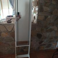 Specchiera con piede