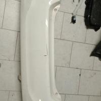 paraurti posteriore Toyota Yaris anno 2015