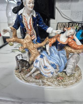 Grande scultura in porcellana vintage