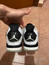 Air Jordan 4 Retro