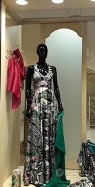 Completo elegante: abito lungo floreale + giacca v