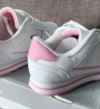 Scarpe da ginnastica per ženšin