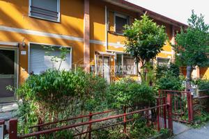 Porzione di casa con garage