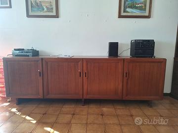 Credenza vintage in legno a 4 ante