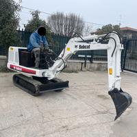 E129 Mini escavatore 14 q