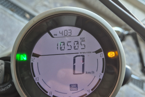 Moto Ducati Scrambler 800 full throttle