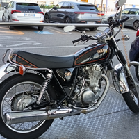Moto Yamaha SR400