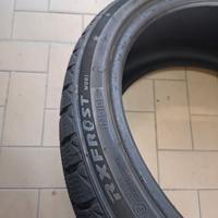 gomme termiche 225 40  r19. 93v