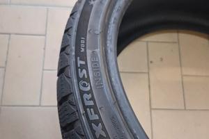 gomme termiche 225 40  r19. 93v