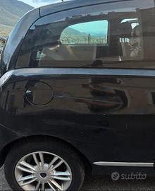 Lancia y 2011 1.200 Benzina