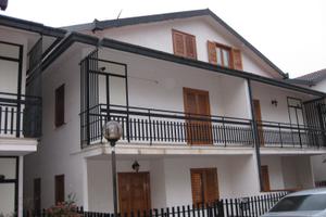 Villa a schiera con mansarda e cantina a Tito (