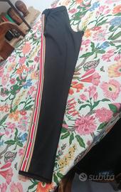 PANTALONI MAJE NERI CON BANDA LATERALE A RIGHE