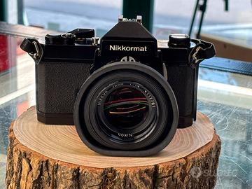 Nikkormat FT3 corredo analogico.