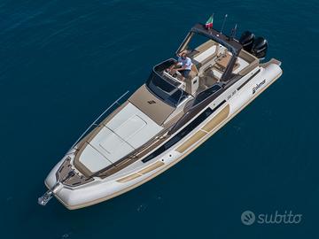 Solemar 33 SE con 2 x 300 HP Mercury