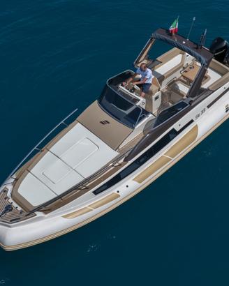 Solemar 33 SE con 2 x 300 HP Mercury