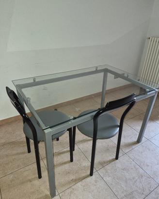 Tavolo trasparente in vetro con 4 sedie Ca 