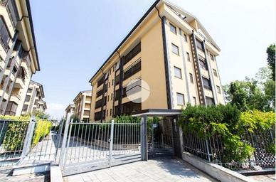 2 LOCALI A ROZZANO