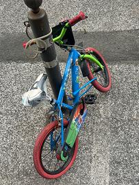 Bicicletta danneggiata per bambini Pj Mask