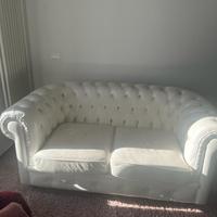 Divano Chesterfield 2 posti in pelle bianco