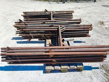 Ponteggio impalcatura cavalletti correnti tubi