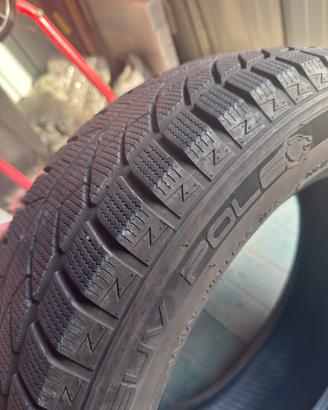 Gomme invernali Momo 215/60 R17