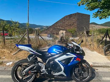 Suzuki GSX R 750 K7