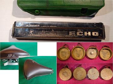 Anni 60: Armonica a bocca, sella bici, tamburelli