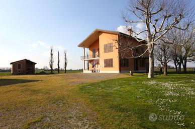 VILLA SINGOLA A ANZOLA DELL'EMILIA