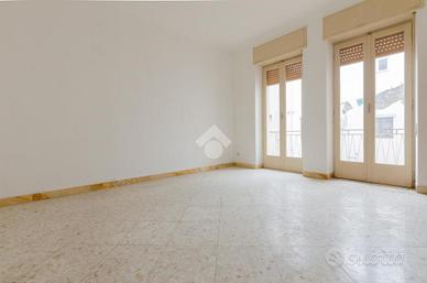 4 LOCALI A GIOIA DEL COLLE